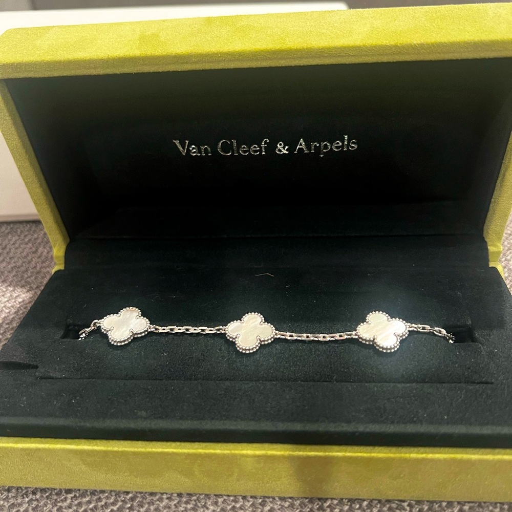 Van Cleef & Arpels (VCA) 5 motif 18k white gold and mother of pearl bracelet